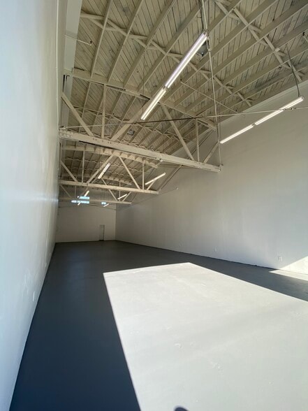 More Photos Of 901 E 31st St, Los Angeles Manufacturing For Lease
