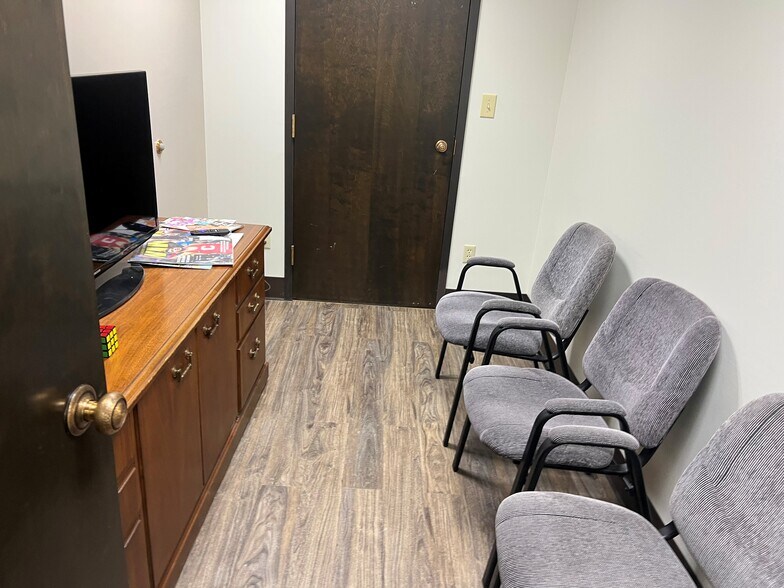 More Photos Of 100 N St Joseph Ave, Evansville Office For Lease