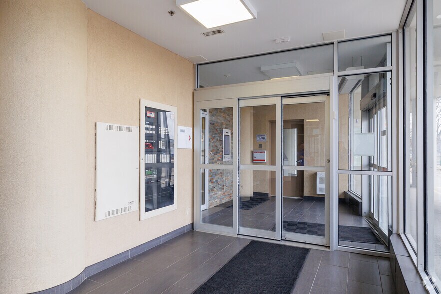 More Photos Of 160 George St, Sarnia Apartments For Lease