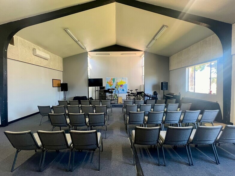 More Photos Of 11507 Studebaker Rd, Norwalk Schools For Lease