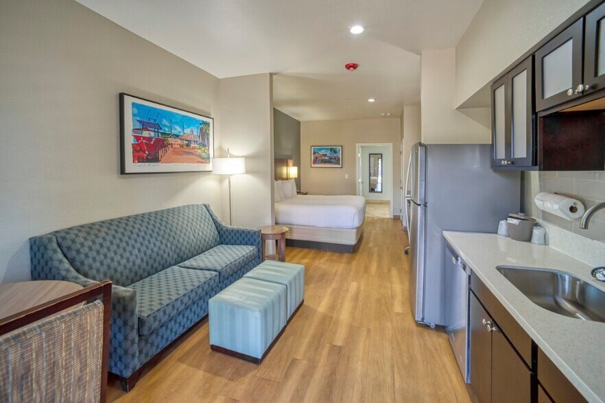 More Photos Of 400 E Avenue G, Port Aransas Hotel For Sale