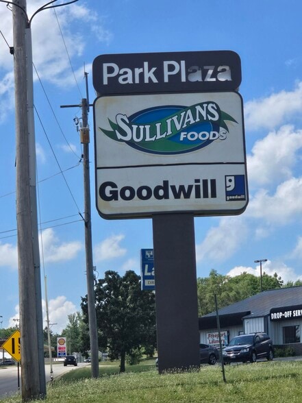 More Photos Of 2000-2030 W Galena Ave, Freeport Unknown For Lease