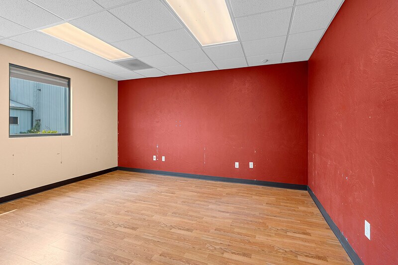 More Photos Of N5367 Mayflower Rd, Shiocton Office For Sale