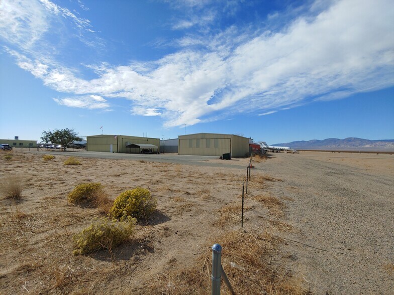 More Photos Of 6001 Curtis Pl, California City Warehouse For Sale