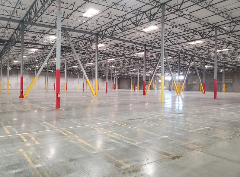 More Photos Of 2030 Hanson Way, Woodland Distribution For Lease