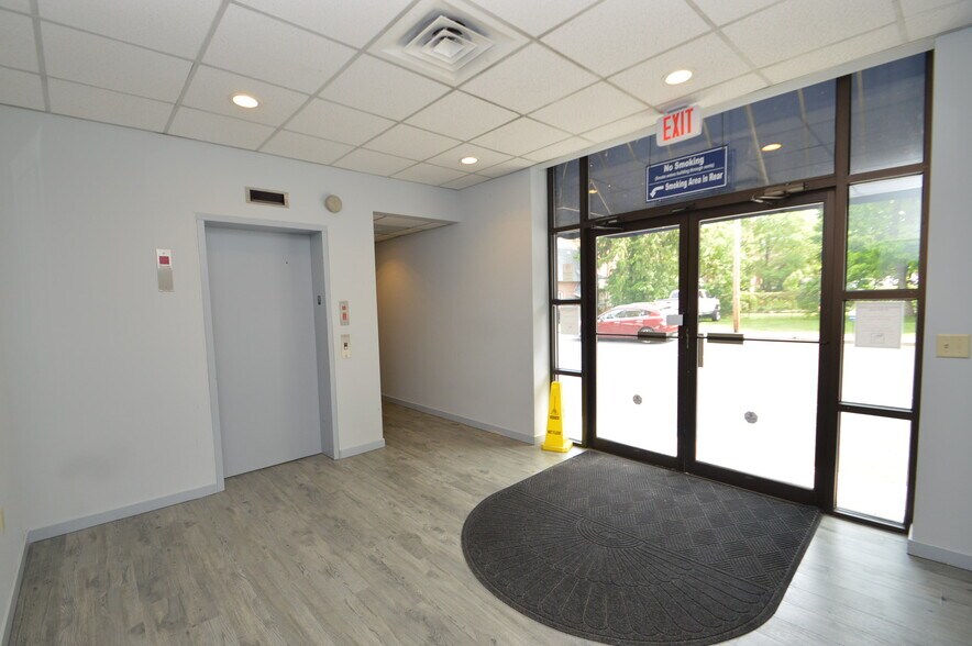 More Photos Of 912 Main St, Stroudsburg Office For Lease