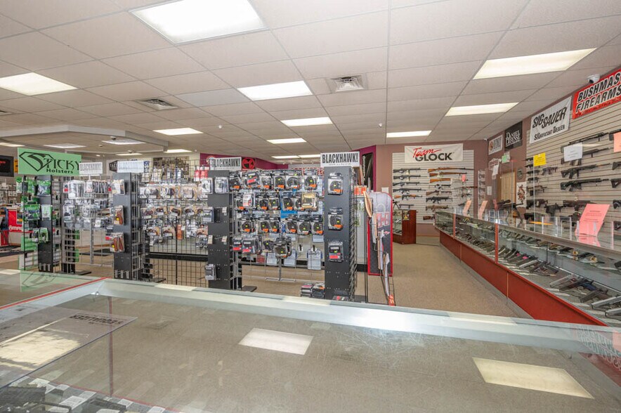More Photos Of 9074 Market St, North Lima Freestanding For Sale