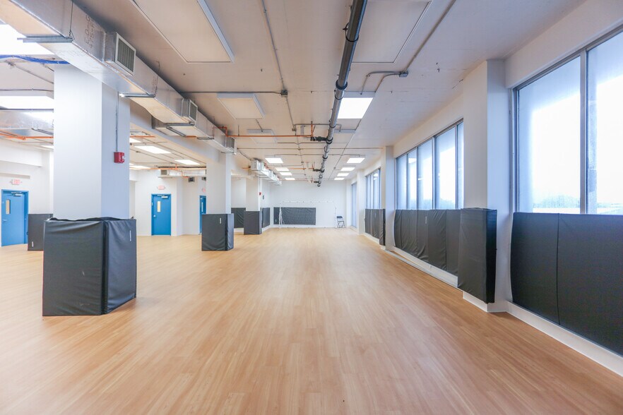 More Photos Of 1720 Harrison St, Hollywood Office Residential For Sale