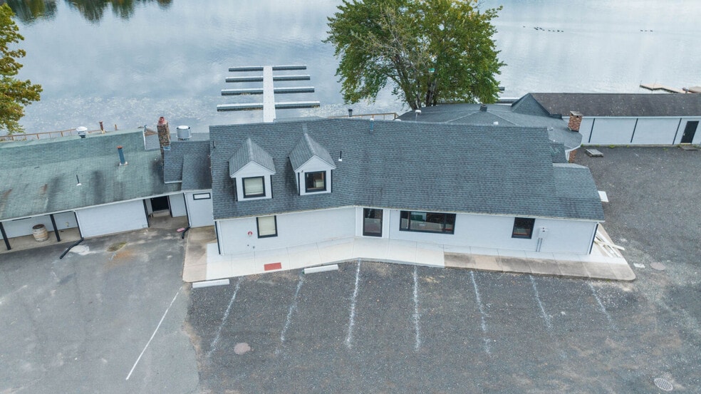 More Photos Of 141 Congamond Rd, Southwick Restaurant For Lease