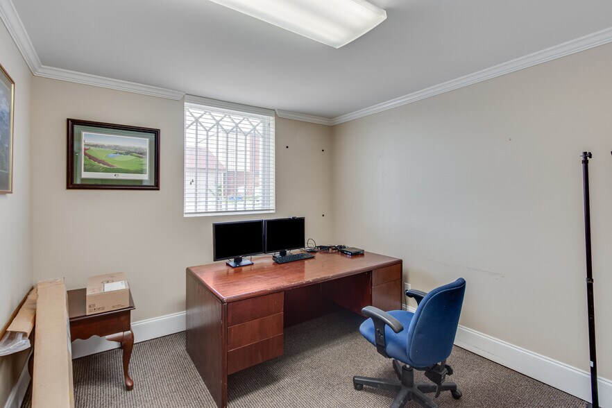 More Photos Of 55 Scott St, Buford Office For Sale