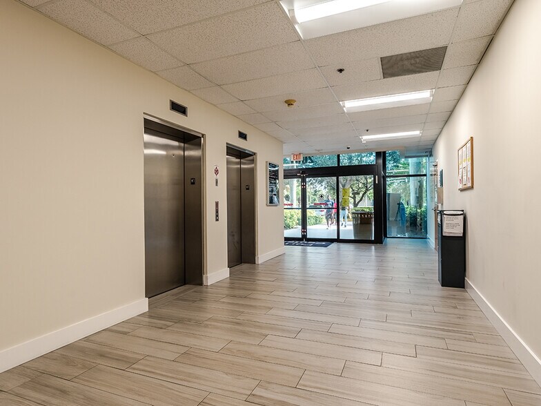 More Photos Of 2051 Dr Martin Luther King Jr Blvd, Riviera Beach Office For Sale