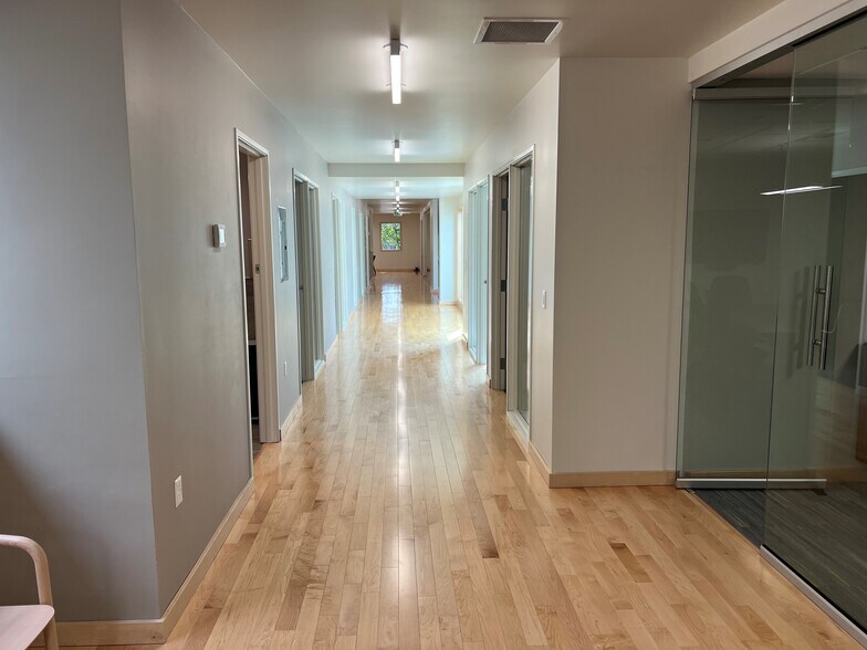 More Photos Of 834 Pearl St, Eugene Office For Lease