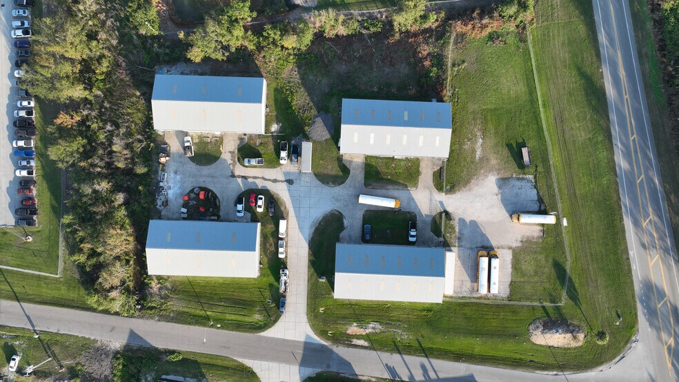 More Photos Of 8420 Epicenter Blvd, Lakeland Unknown For Lease
