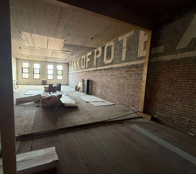 More Photos Of 108 Dewey Ave, Poteau Storefront Retail Office For Sale