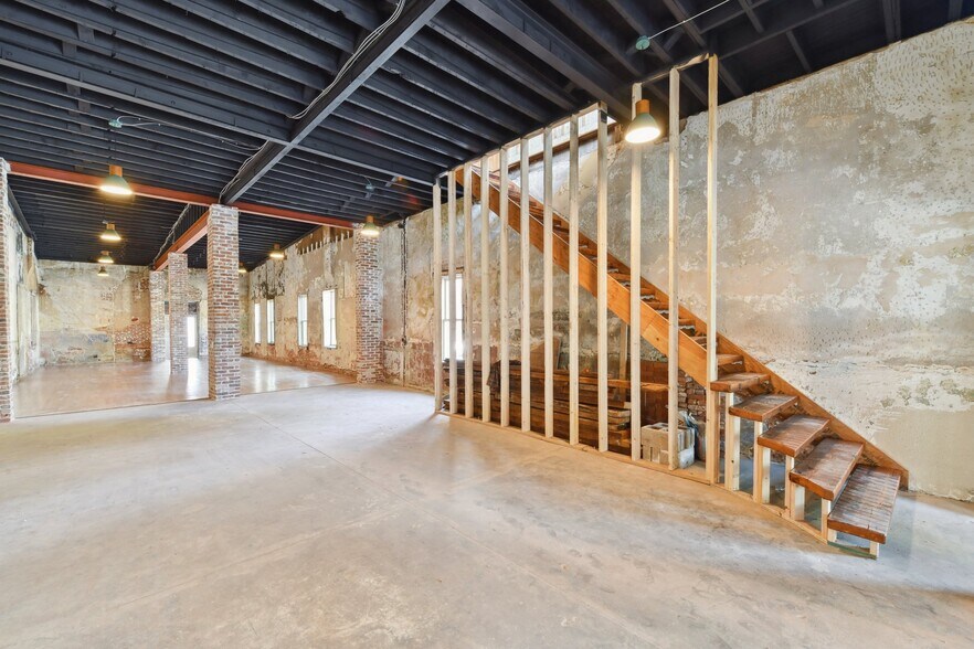 More Photos Of 2563 Glenarm Pl, Denver Office For Sale