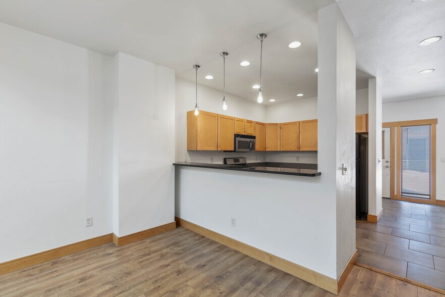 More Photos Of 1281 Stoneridge Dr, Bozeman Apartments For Sale