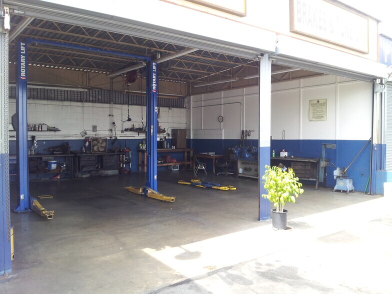 More Photos Of 10837 S Vermont Ave, Los Angeles Auto Repair For Lease