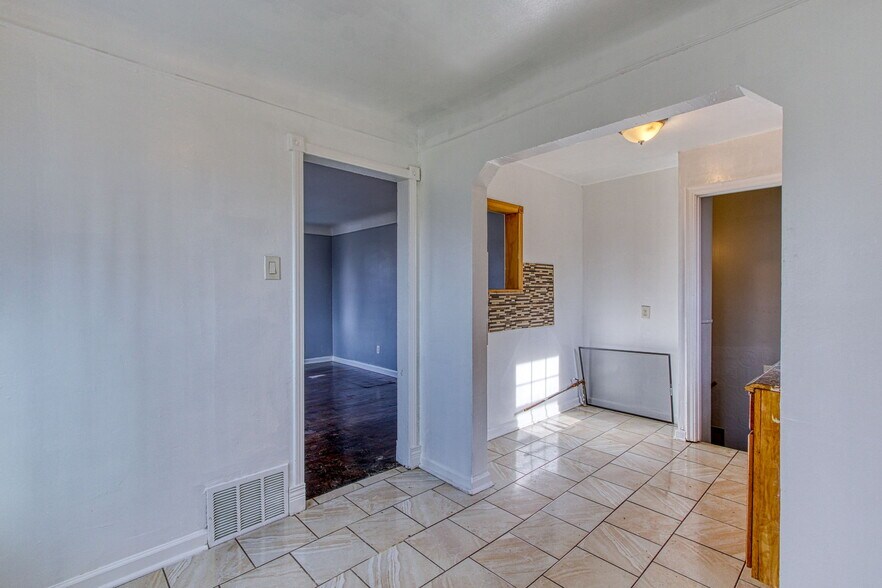 More Photos Of 12014 Duchess St, Detroit Flex For Sale