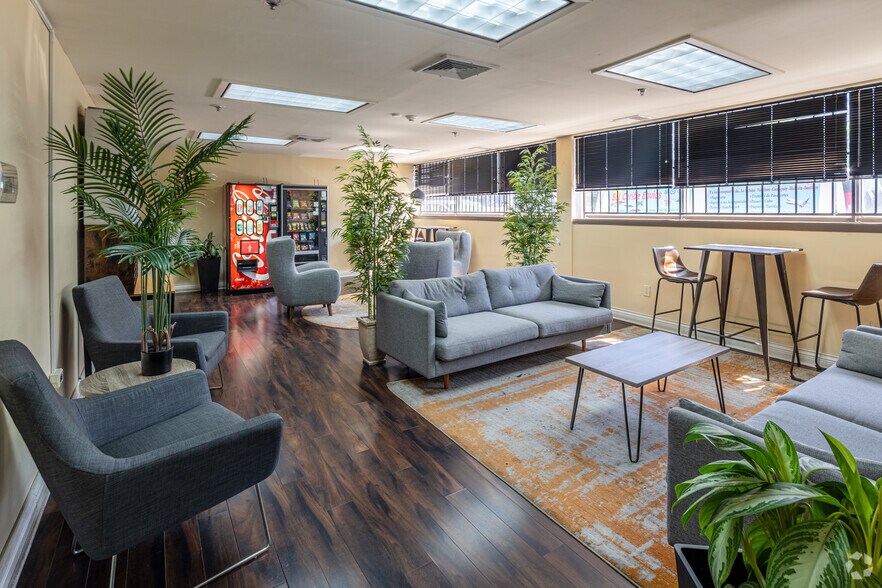 More Photos Of 7001 Anpesil Dr, North Bergen Warehouse For Lease