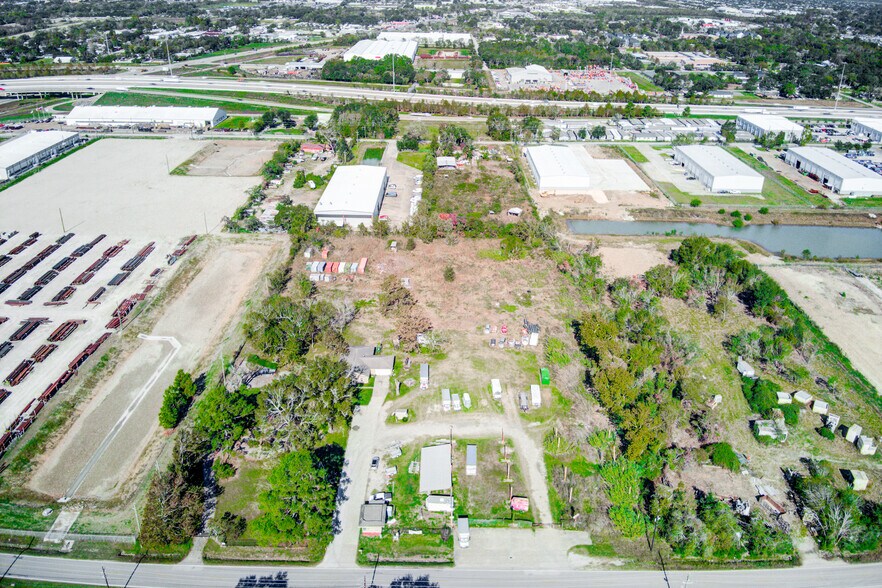 More Photos Of 77 Riley Rd, Houston Flex For Sale