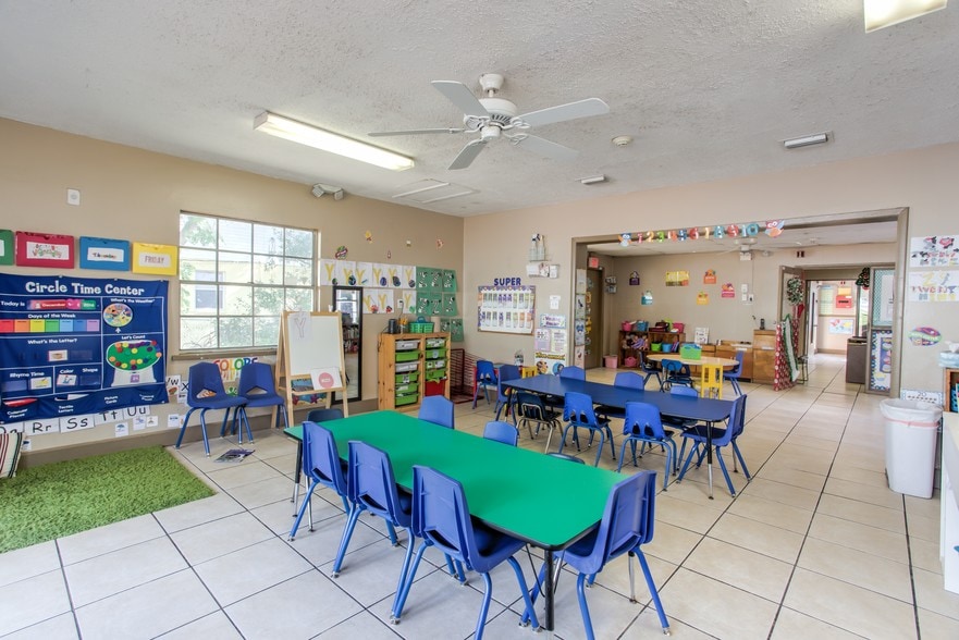 More Photos Of 2447 Raeford Rd, Orlando Daycare Center For Sale