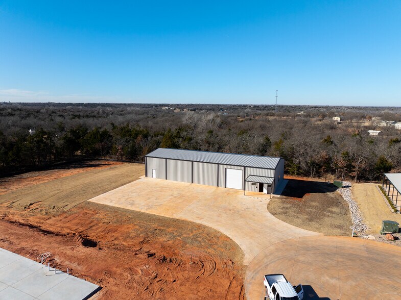 More Photos Of 625 Koloa Ave, Edmond Warehouse For Sale