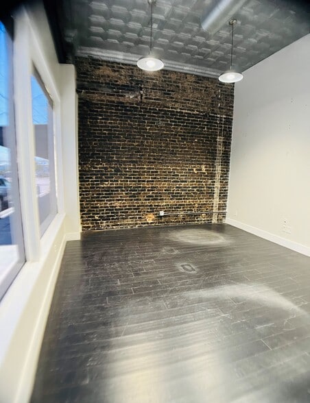 More Photos Of 1710 N 14th St, Tampa Storefront For Lease