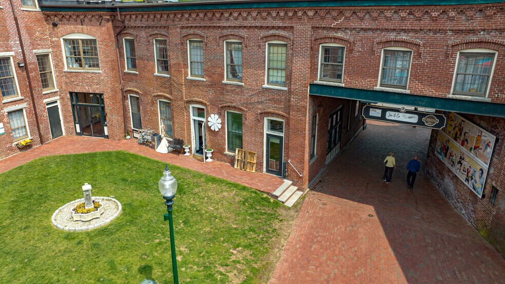 More Photos Of 5-7 Market Sq, Amesbury Loft Creative Space For Lease