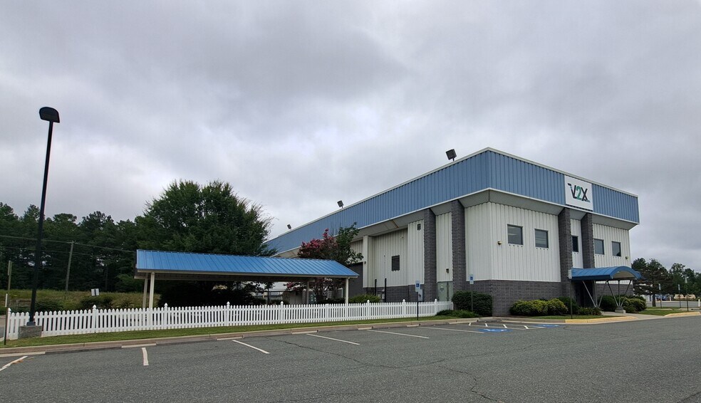 More Photos Of 17253 Center Dr, Ladysmith Manufacturing For Lease