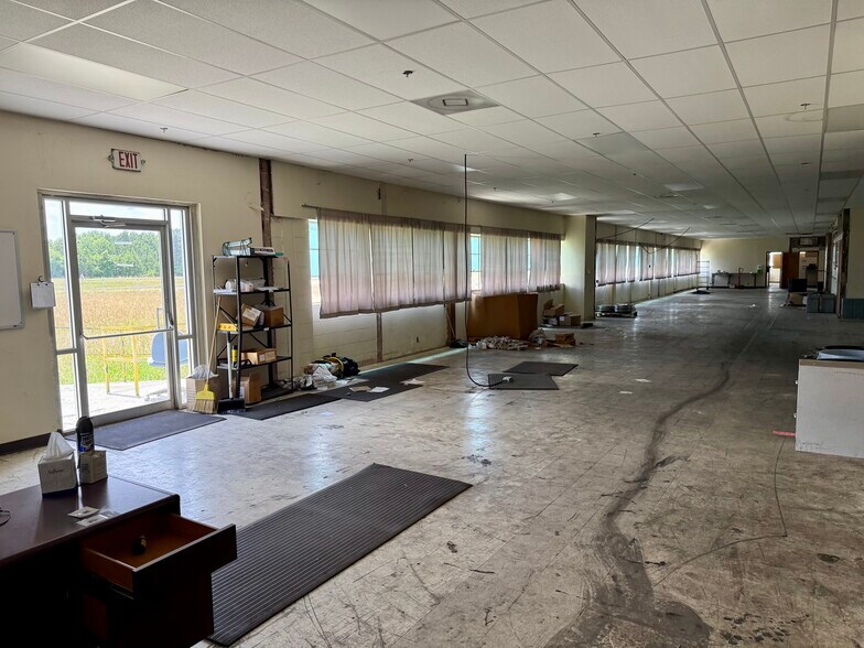 More Photos Of 13343 Interstate 20 E, Tyler Warehouse For Lease