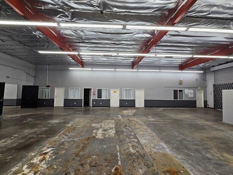 More Photos Of 154 W 23rd St, Los Angeles Warehouse For Sale