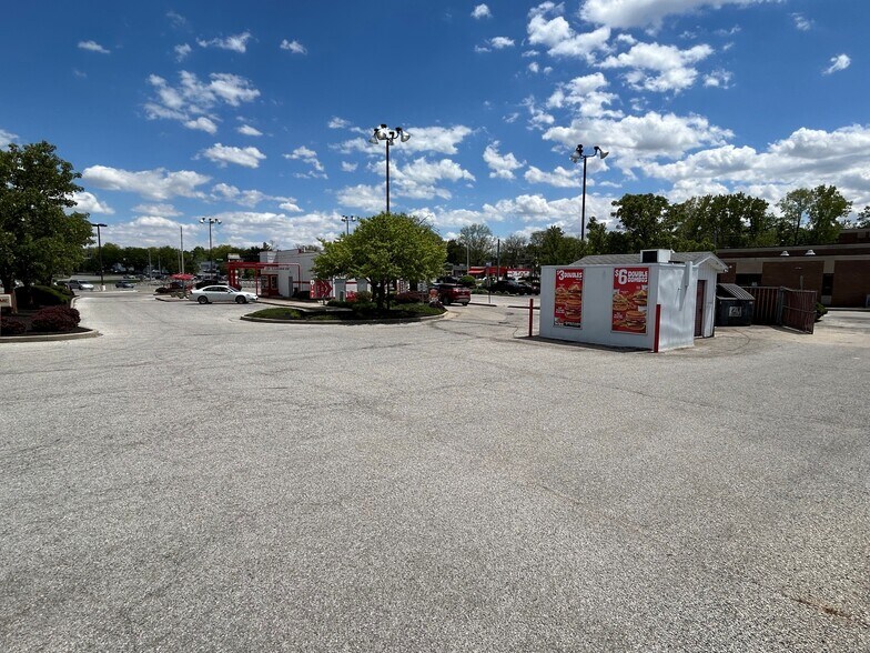 More Photos Of 6022 W Jefferson Blvd, Fort Wayne Fast Food For Lease