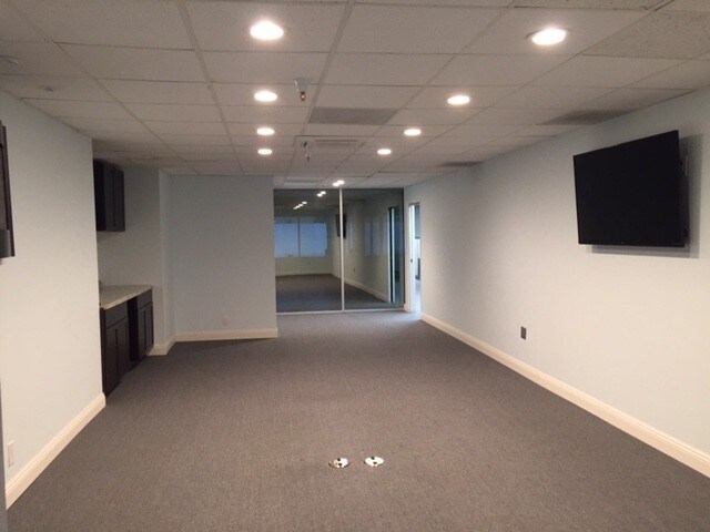 More Photos Of 9225 Brown Deer Rd, San Diego Warehouse For Sale