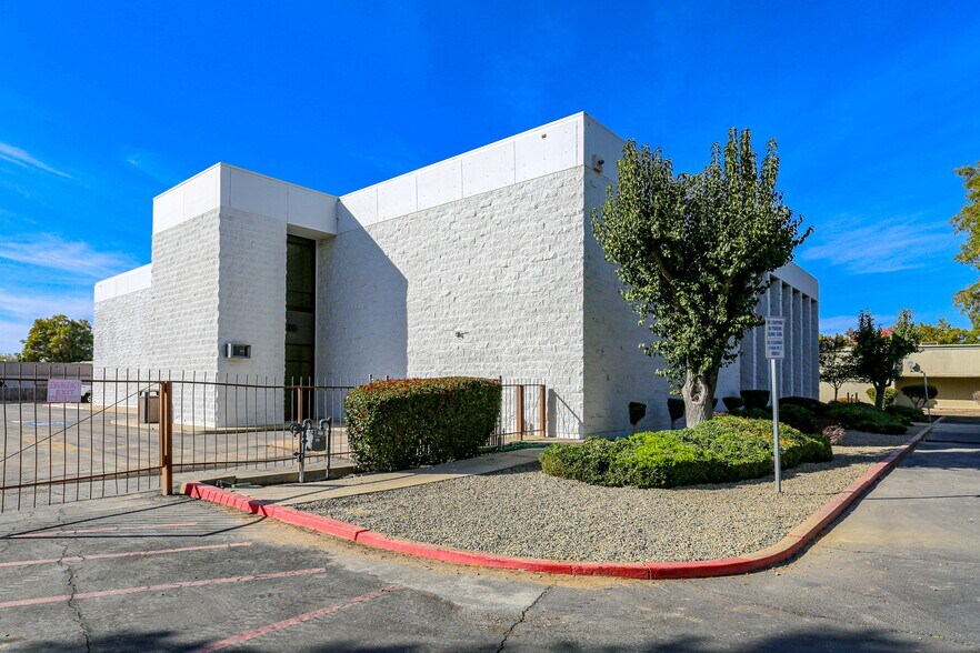 More Photos Of 3185 M St, Merced Medical For Sale