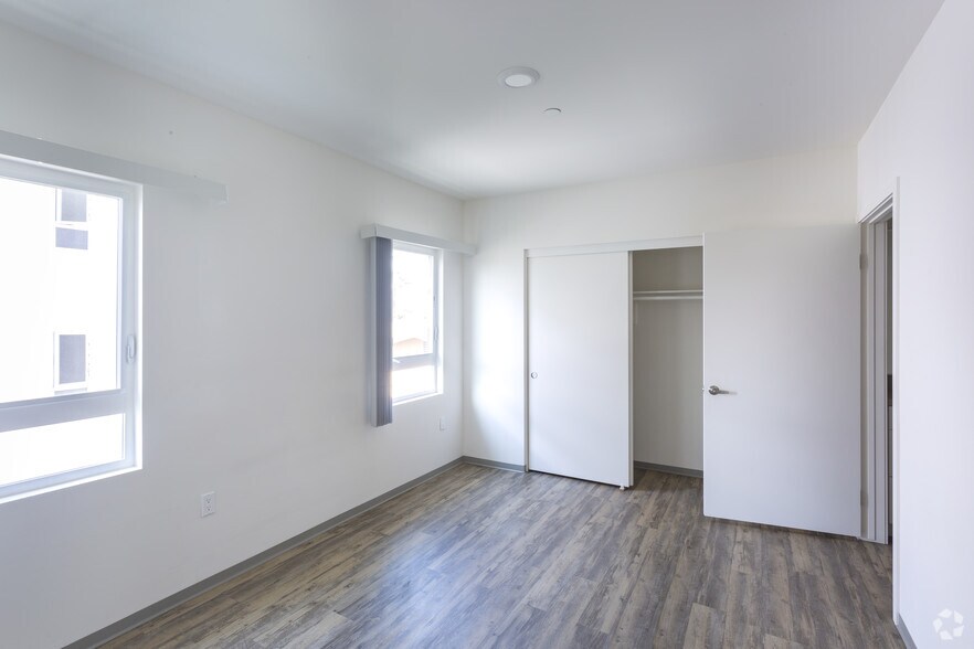 More Photos Of 18528 Chase St, Northridge Apartments For Sale
