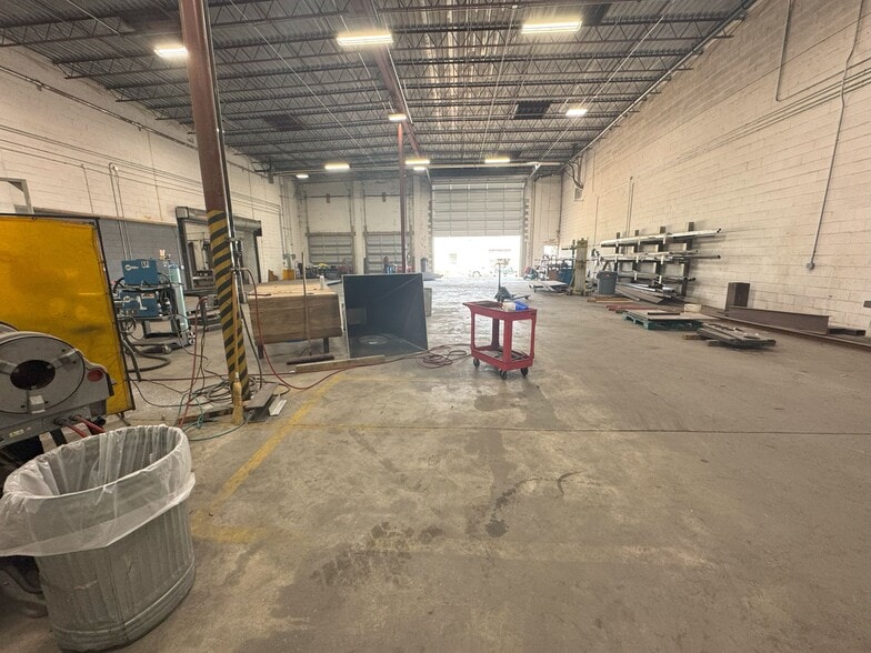 More Photos Of 902 Cooke Ave, Norfolk Distribution For Lease