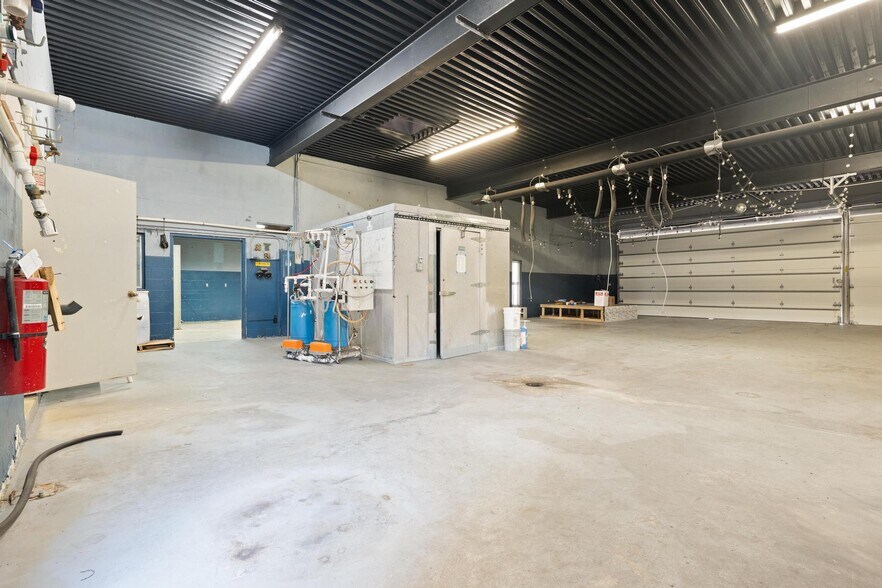 More Photos Of 325 E Lemon St, Tarpon Springs Warehouse For Sale