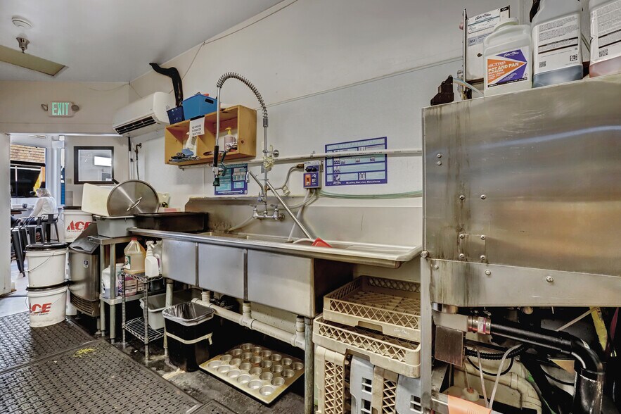 More Photos Of 233 Broad St, Nevada City Hotel For Sale