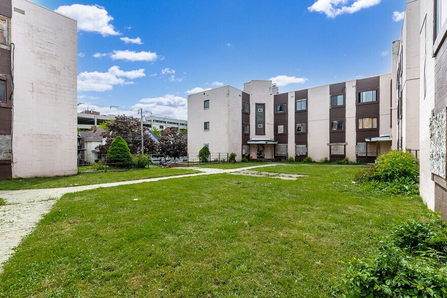 More Photos Of 628 9th St, Niagara Falls Apartments For Sale