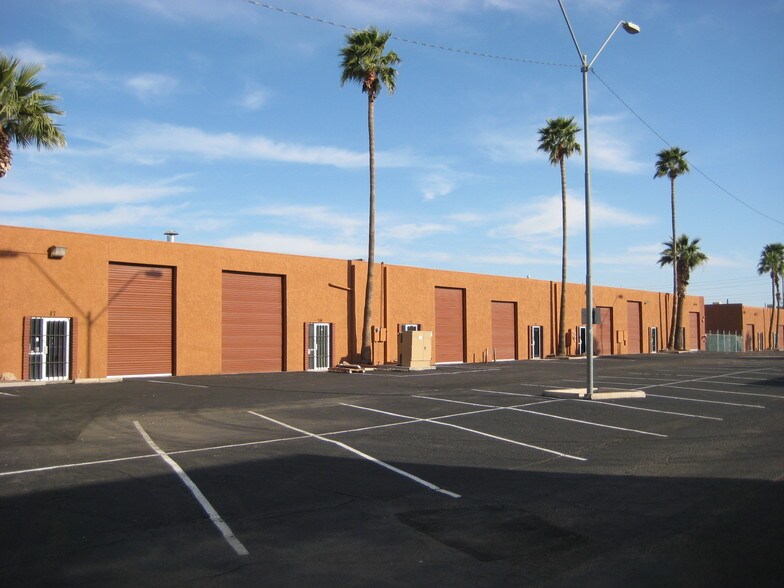 More Photos Of 3334 W McDowell Rd, Phoenix Warehouse For Lease
