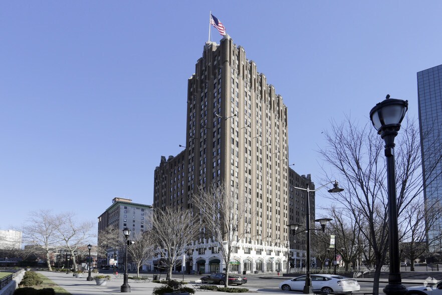 More Photos Of 60 Park Pl, Newark Office For Lease