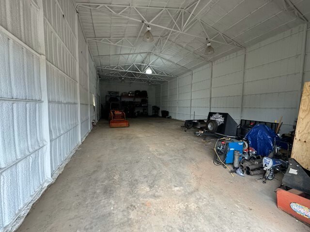 More Photos Of 1103 E Maguire Rd, Noble Light Manufacturing For Sale