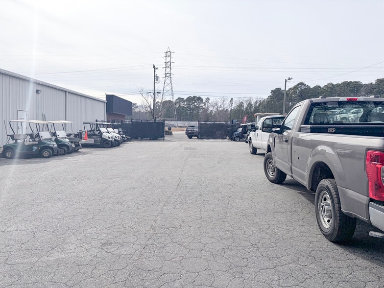 More Photos Of 1023 S Miami Blvd, Durham Warehouse For Sale