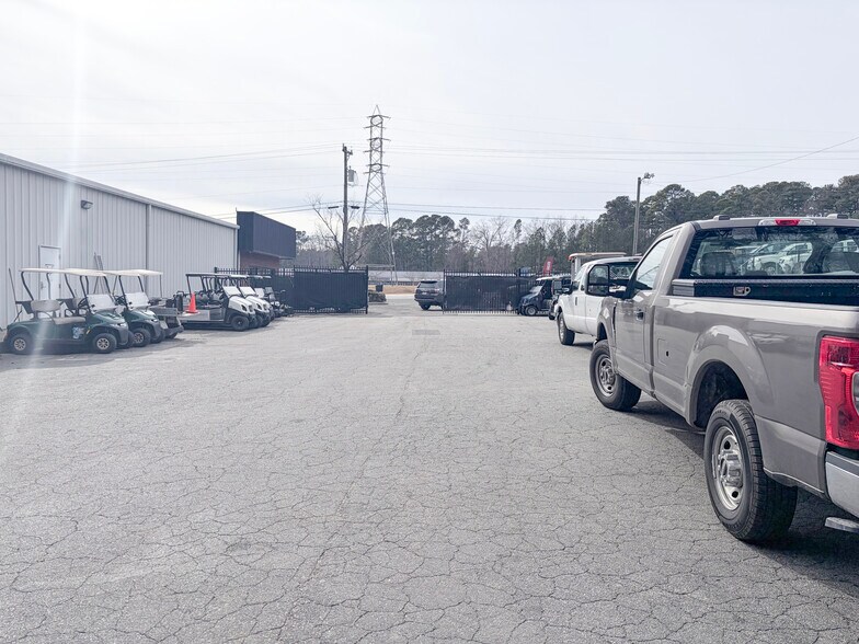 More Photos Of 1023 S Miami Blvd, Durham Warehouse For Sale