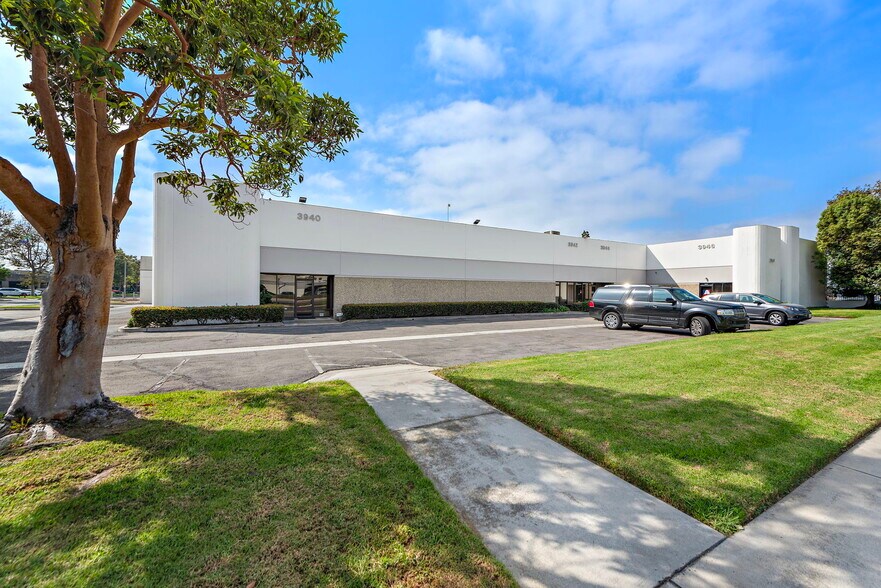 Primary Photo Of 3940-3946 W Segerstrom Ave, Santa Ana Warehouse For Lease