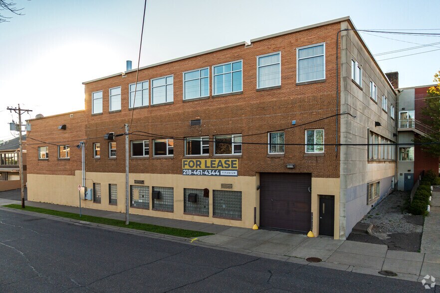 More Photos Of 1330 E Superior St, Duluth Office For Sale