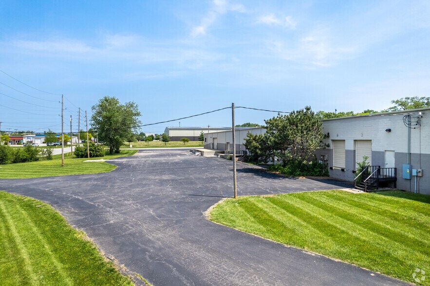 More Photos Of 301 High Grove Rd, Grandview Warehouse For Sale