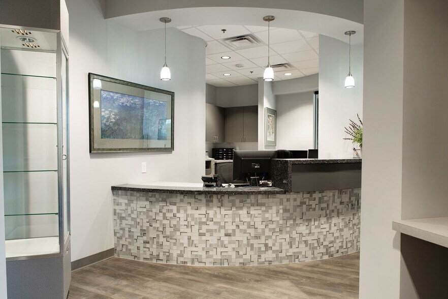 More Photos Of 8325 W Happy Valley Rd, Peoria Office For Lease
