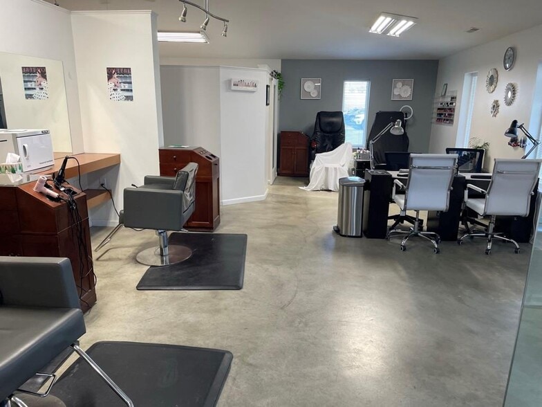 More Photos Of 290 N 2nd St, Frankfort Restaurant For Sale