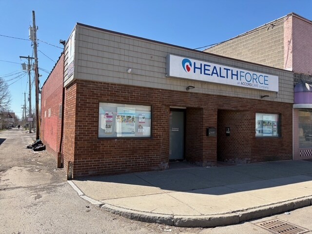 More Photos Of 1909 Pine Ave, Niagara Falls Medical For Sale